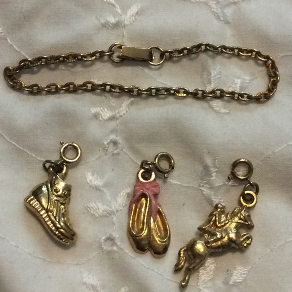 🌹Child's charm bracelet sneaker ballet horse tennis - Picture 2 of 6